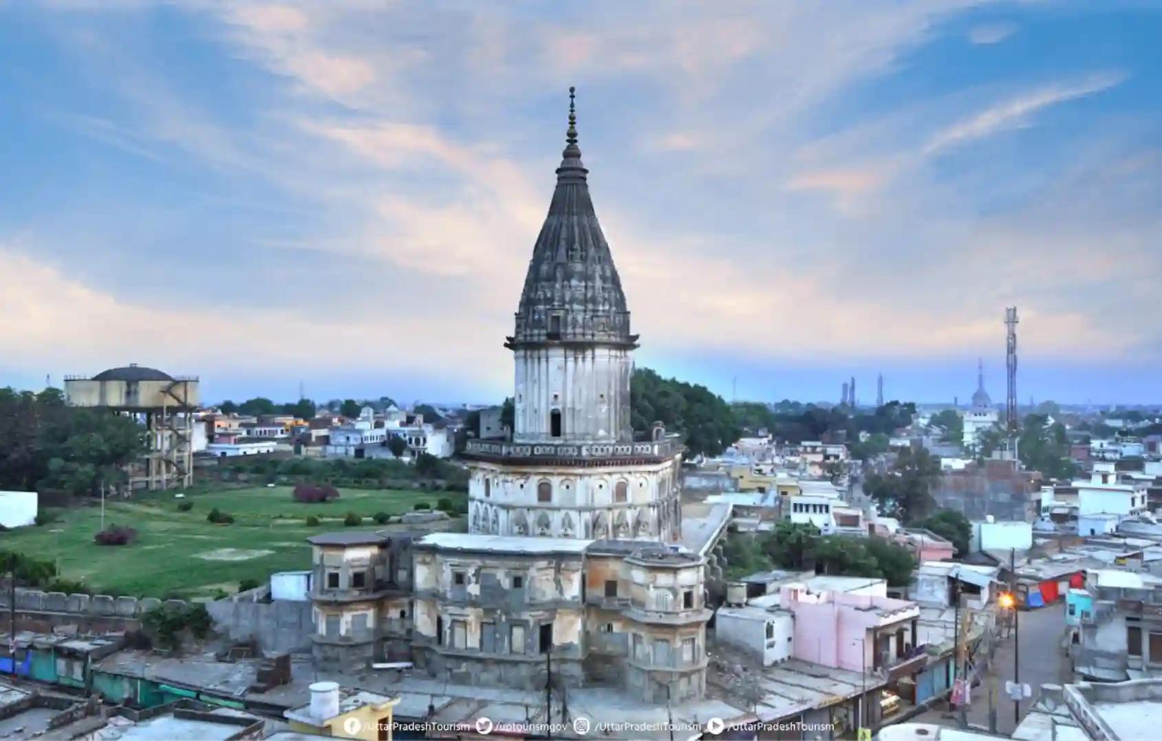 Shri Prachin Raj Dwar Temple, Ayodhya, Uttar Pradesh