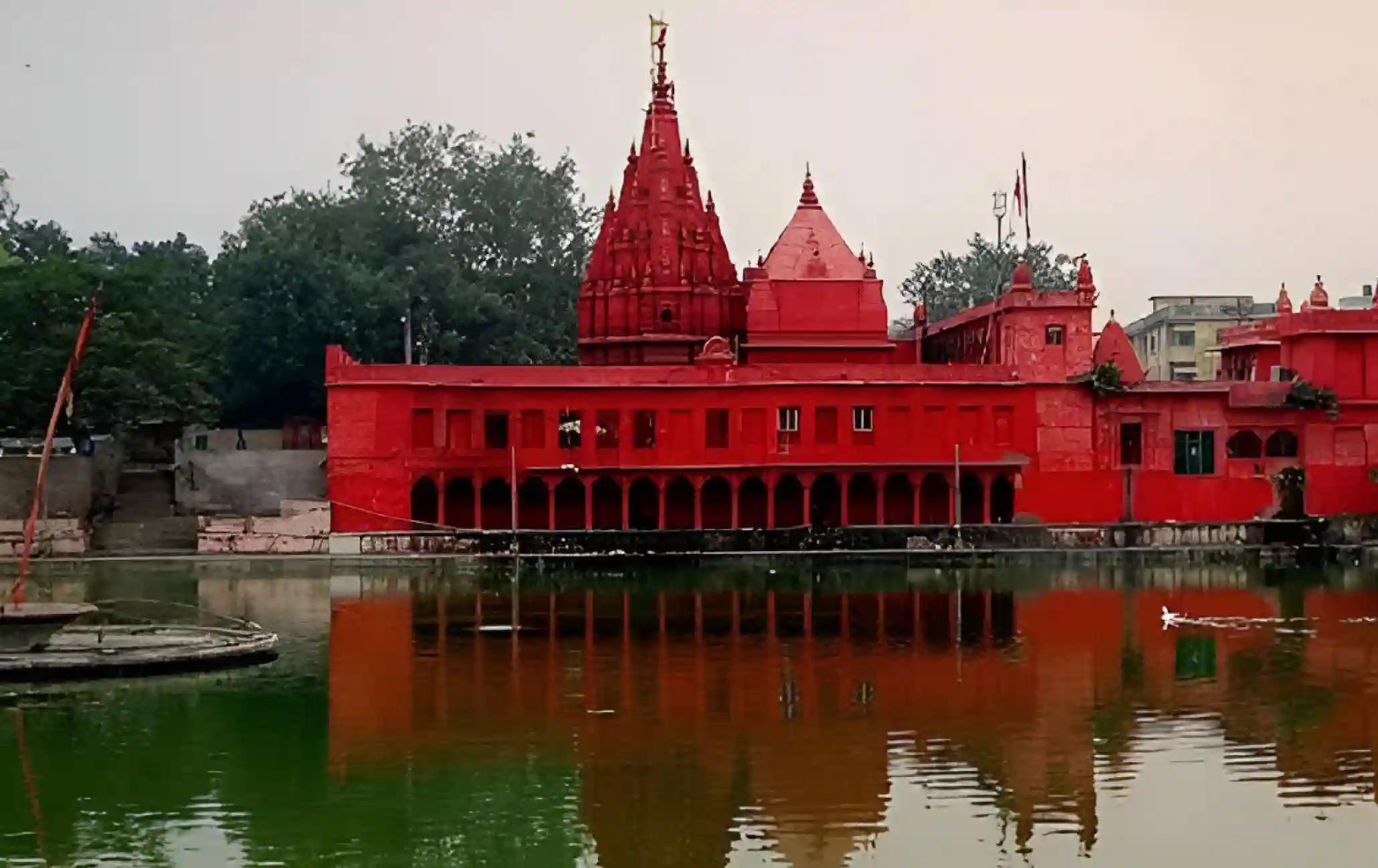 Shri Durga Kund Temple, Kashi, Kashi, Uttar Pradesh