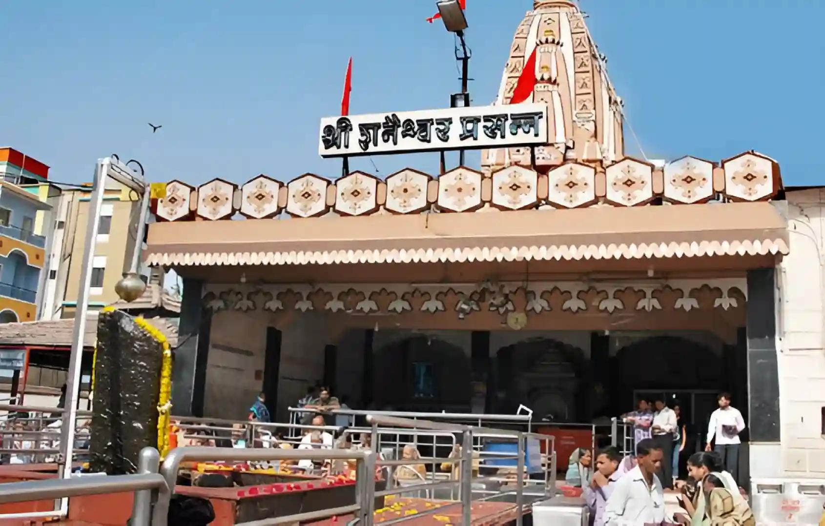 Shri Shani Temple, Shani Shingnapur , Maharashtra