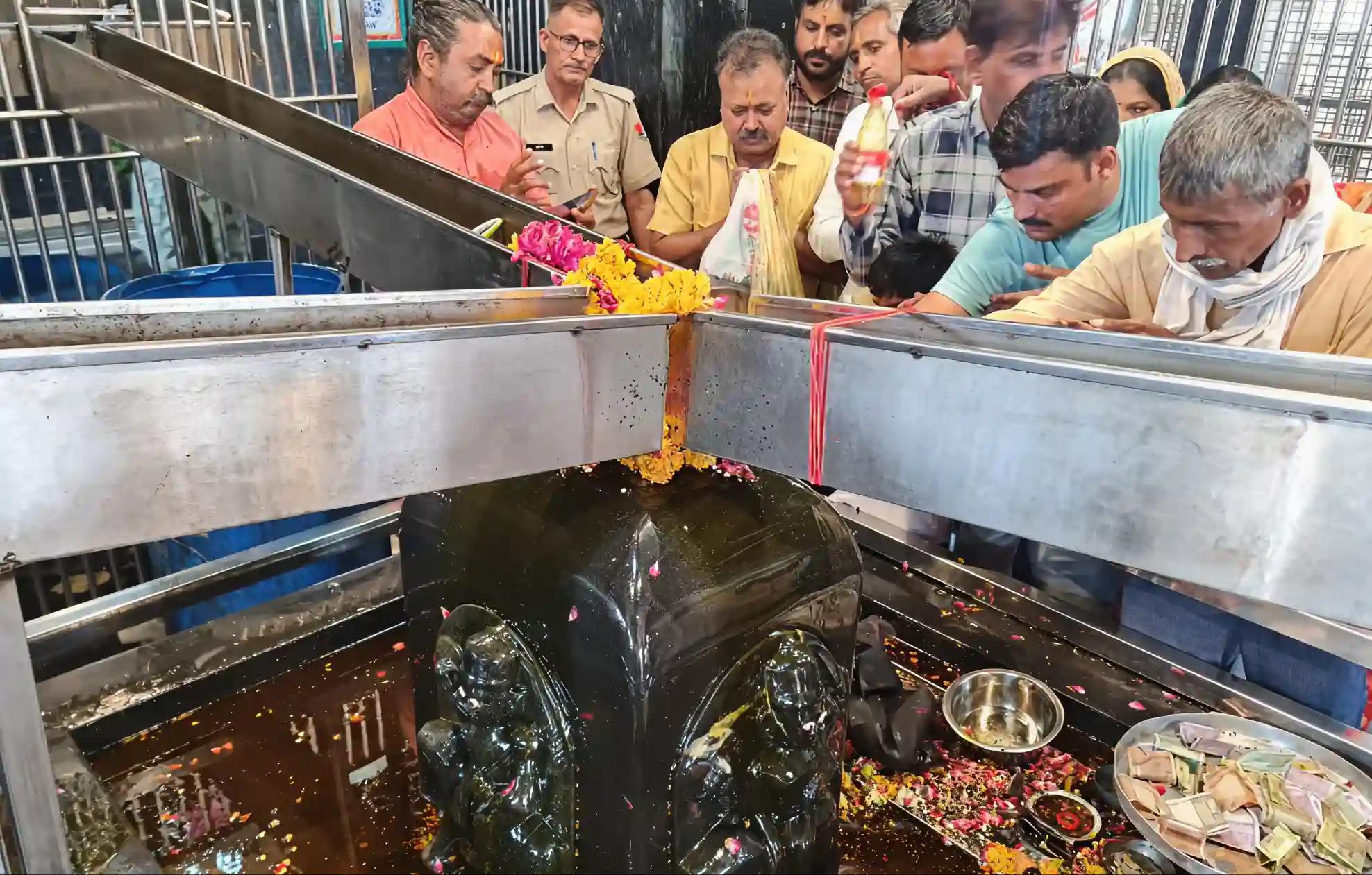  Shri Shani Dev Mandir, Kosikalan, Mathura