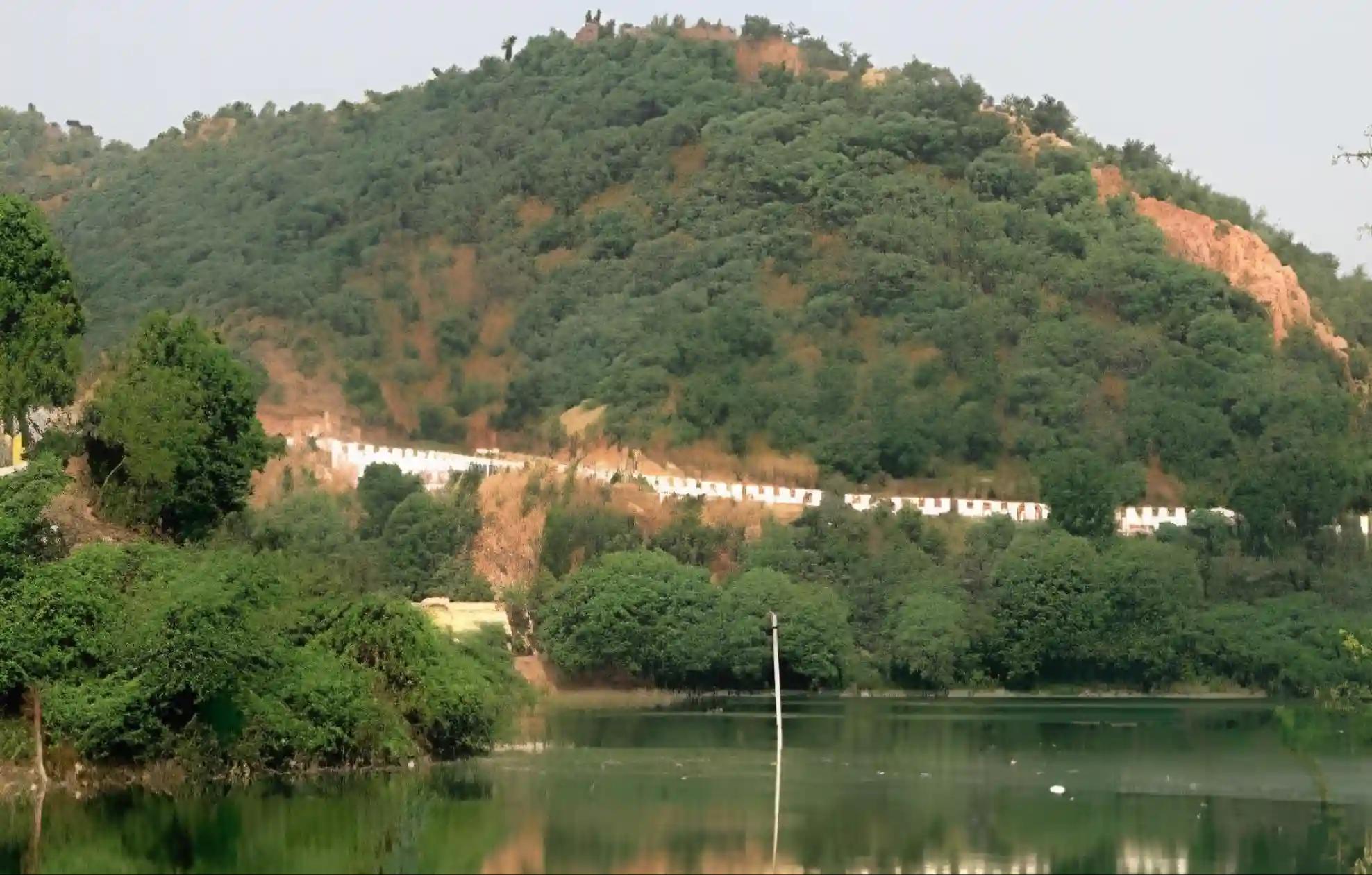 गोवर्धन पर्वत, मथुरा, उत्तर प्रदेश  